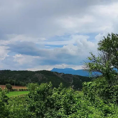 Landhaus Lugina E Qetesise Librazhet